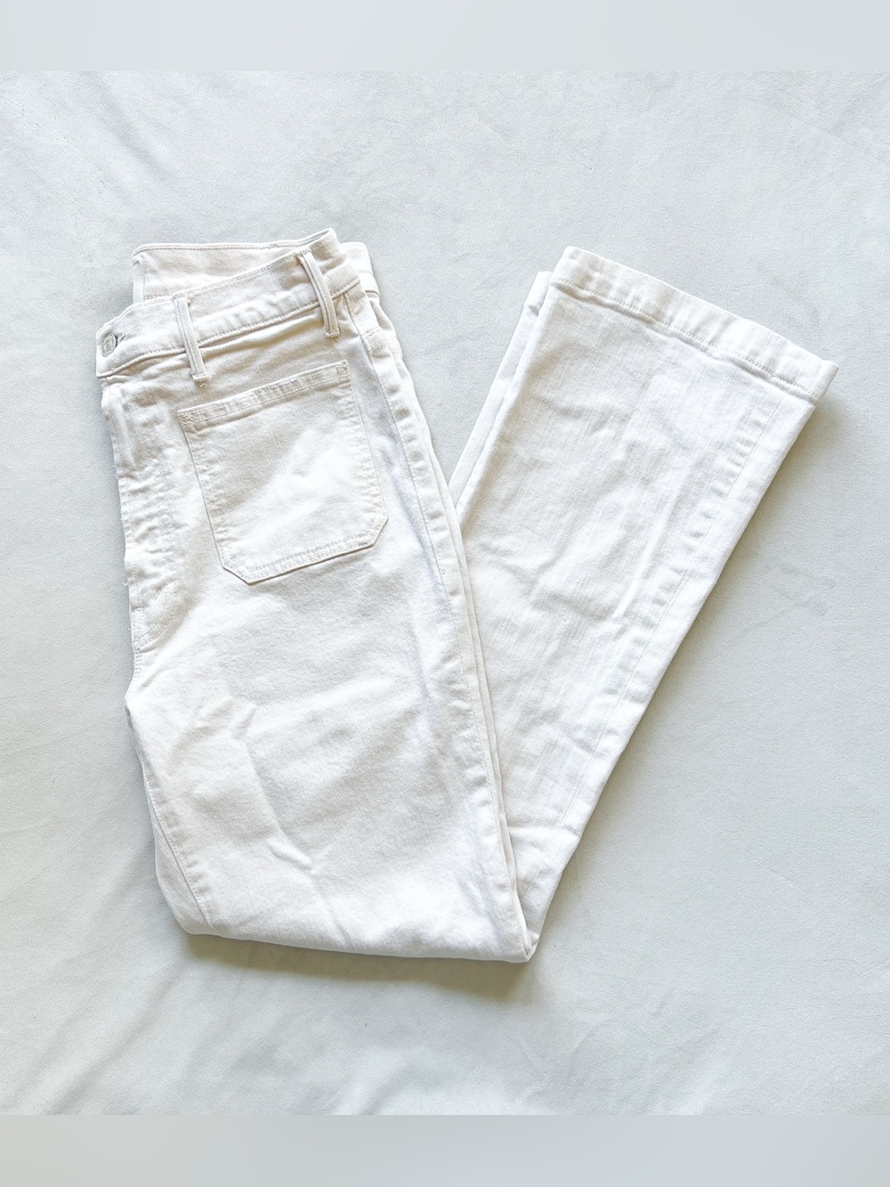 MOTHER Cream Colored Straight-Leg Jeans with Patch Pockets - Size 30